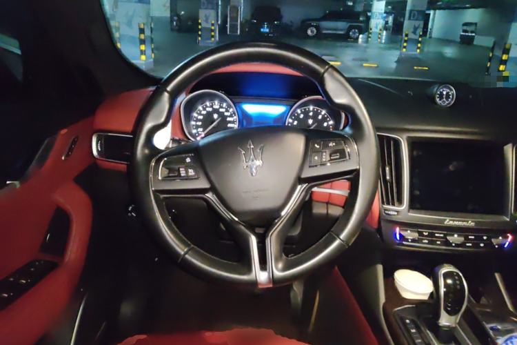 Used Maserati Levante 2016 3.0T Standard Edition Steering Wheel