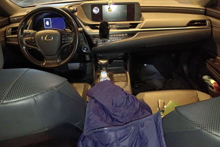 Used Lexus ES 2018 300h Premier Edition China VI Standard