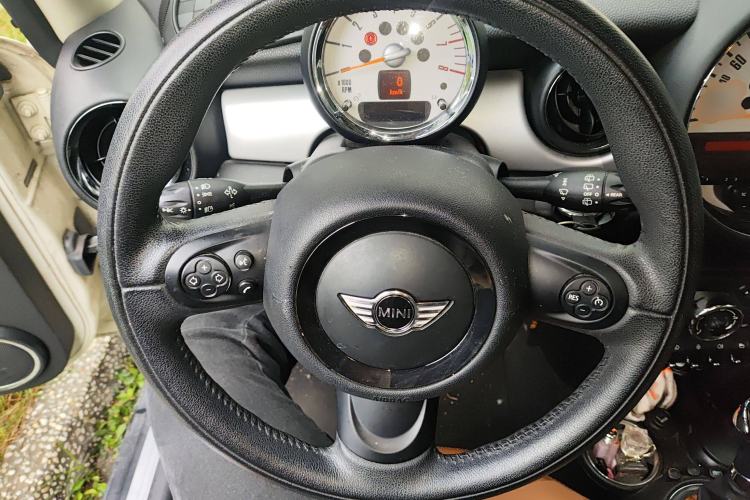 Used MINI 2013 1.6L ONE Limited Edition Third Version
