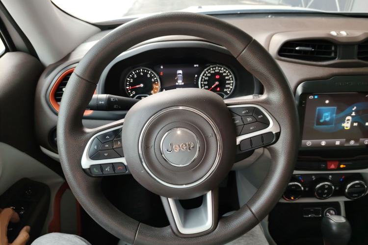 Used Jeep Renegade 2016 1.4T Automatic Jingneng Version+ Steering Wheel