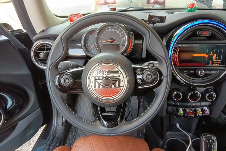 Used MINI 2019 1.5T COOPER Artist