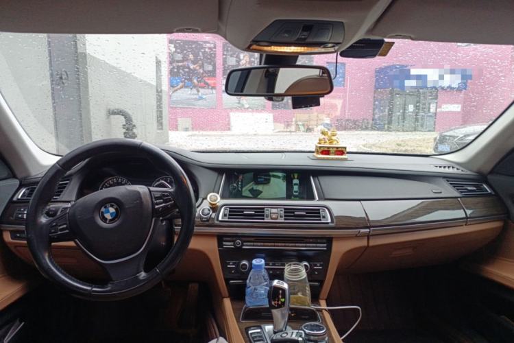 Used BMW 7 Series 2013 740Li Leading Model Center Console