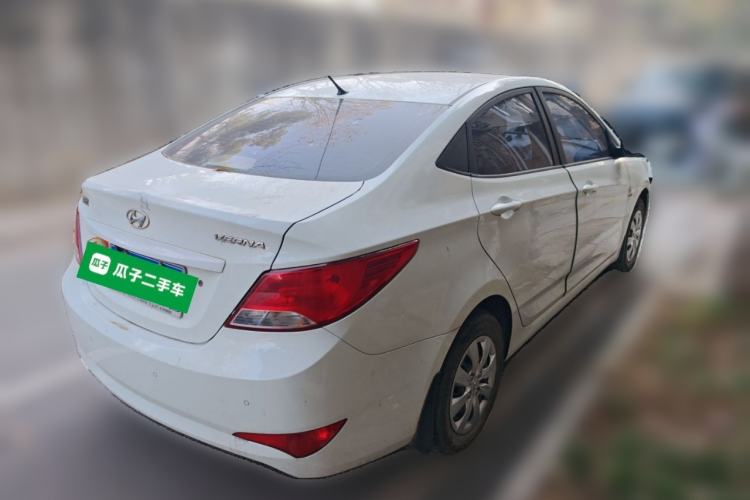 Used Hyundai Verna (older generation) 2014 1.4L Manual Smart GLS Trim Rear Right 45 Deg
