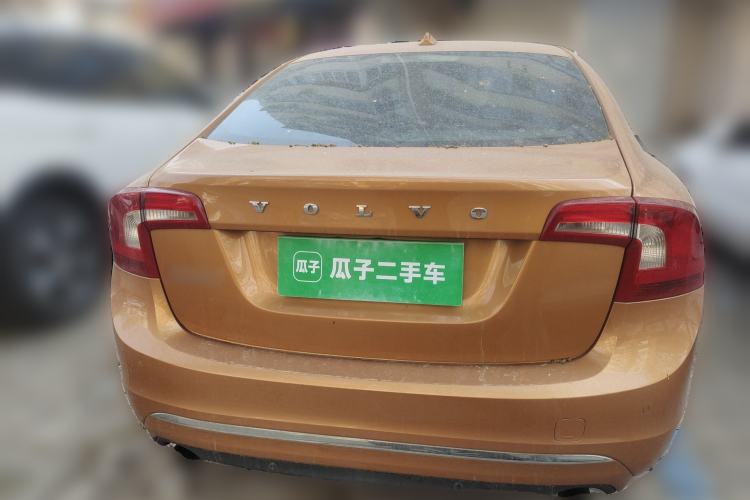 Used Volvo S60 2014 S60L 2.0T Zhiyuan Edition

