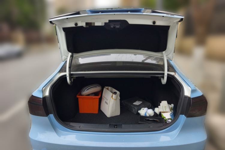 Used Roewe i6 2017 20T Automatic Internet ZhiZun Edition Trunk