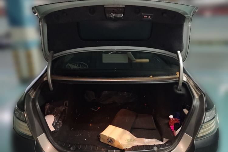 Used BMW 5 Series 2013 525Li Leading Model Trunk