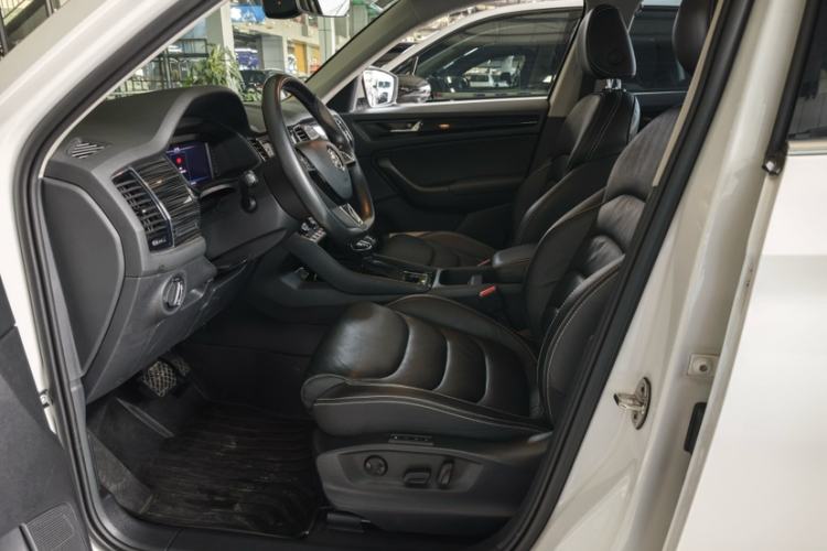 Used Skoda Kodiaq 2019 Facelifted TSI330 7-Seater Two-Wheel-Drive Luxury Enjoyment Edition China VI Standard Interior 1