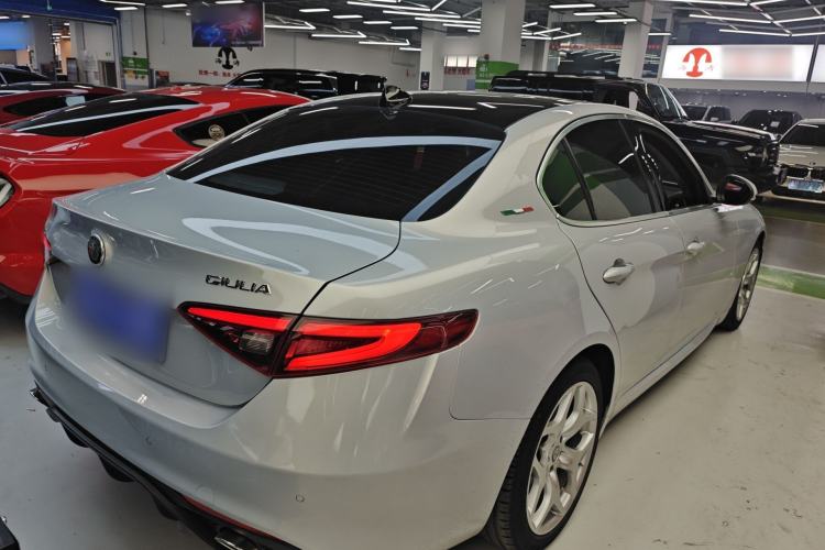 Used Alfa Romeo Giulia 2020 2.0T 280HP VIRTU Limited Edition