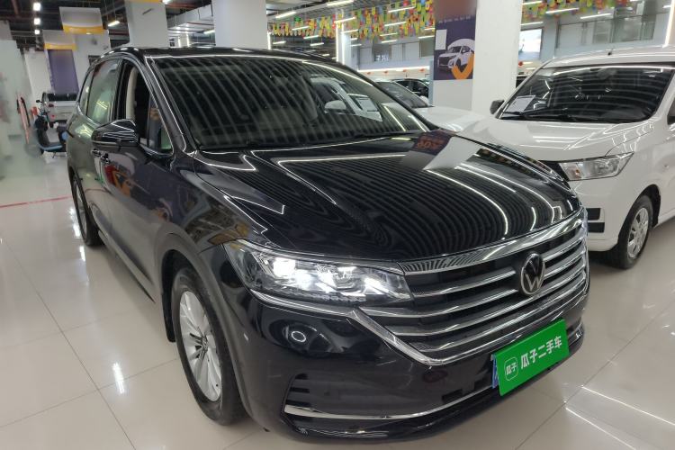 Used Volkswagen Viloran 2024 330TSI Business Edition Front Right 45 Deg