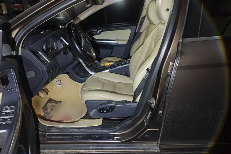 Used Volvo XC60 2014 T5 Zhiyi Edition
