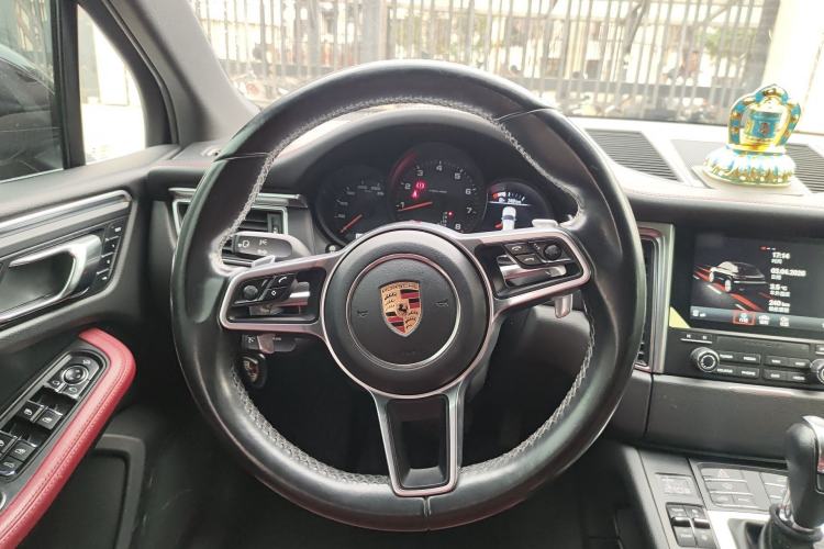 Used Porsche Macan 2017 Macan 2.0T Steering Wheel