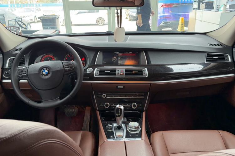 Used BMW 5 Series GT 2015 528i Leading Model