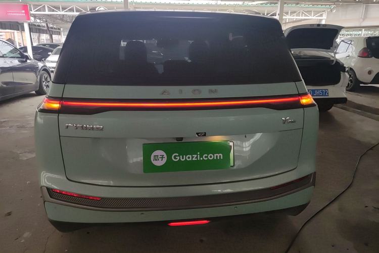 Used AION Y 2022 Plus 70 Tech Edition