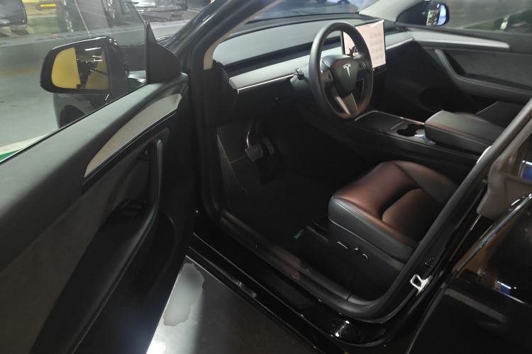 Used Tesla Model Y 2023 Rear-Wheel-Drive Version