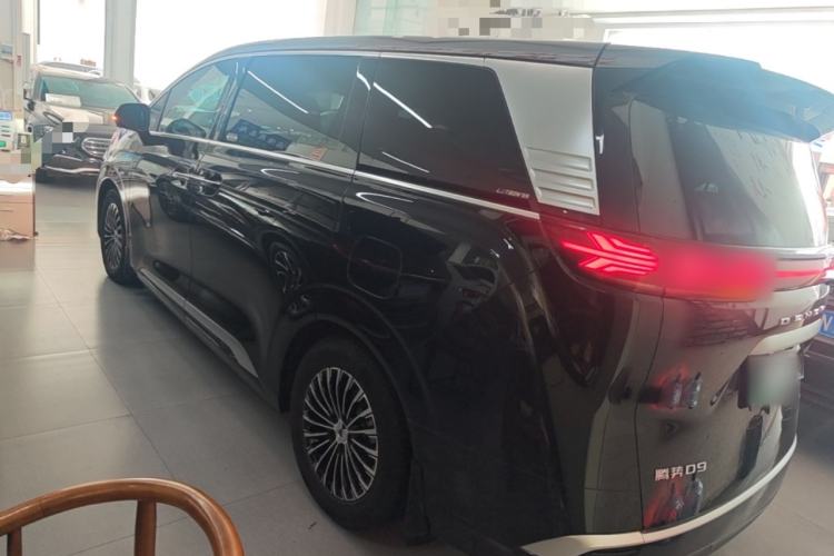 Used Denza D9 2022 DM-i 1040 Prestige Model
