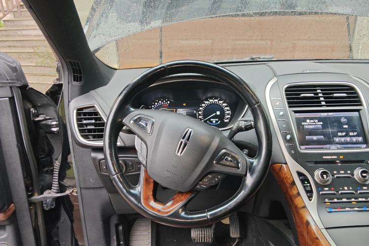 Used Lincoln MKX 2015 2.7T Four-Wheel Drive Prestige Edition Steering Wheel