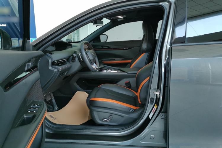 Used Changan UNI-V 2023 1.5T Prestige Model