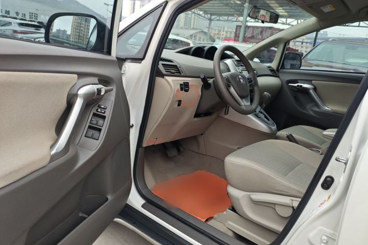 Used Toyota Verso 2015 180E CVT Crossover Edition