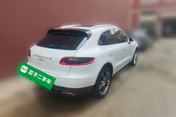 Used Porsche Macan 2016 Macan 2.0T Rear Right 45 Deg