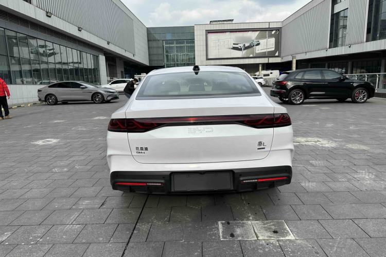 Used BYD Qin L 2025 DM-i Smart Drive 120KM Superior Model
