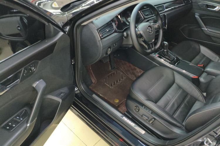 Used Volkswagen Passat 2017 330TSI DSG Prestige Edition Driver Seat