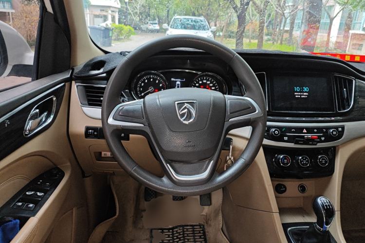 Used Baojun 730 2016 1.5L Manual Comfort Version 7 Seats China V Emission Standard
