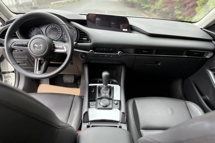 Used Mazda 3 Axela 2023 2.0L Automatic Zhiya Edition Interior 6
