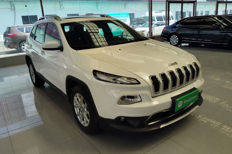 Used Jeep Cherokee 2017 2.0L Superior Edition Exterior 1