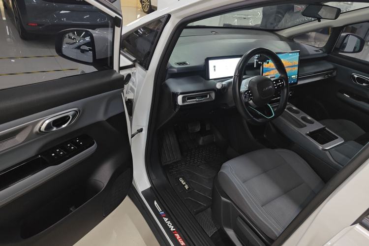 Used AION Y 2023 Younger
