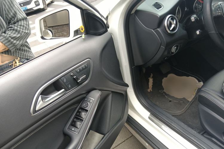 Used Mercedes-Benz GLA 2016 GLA 200 Sport Edition Driver Seat