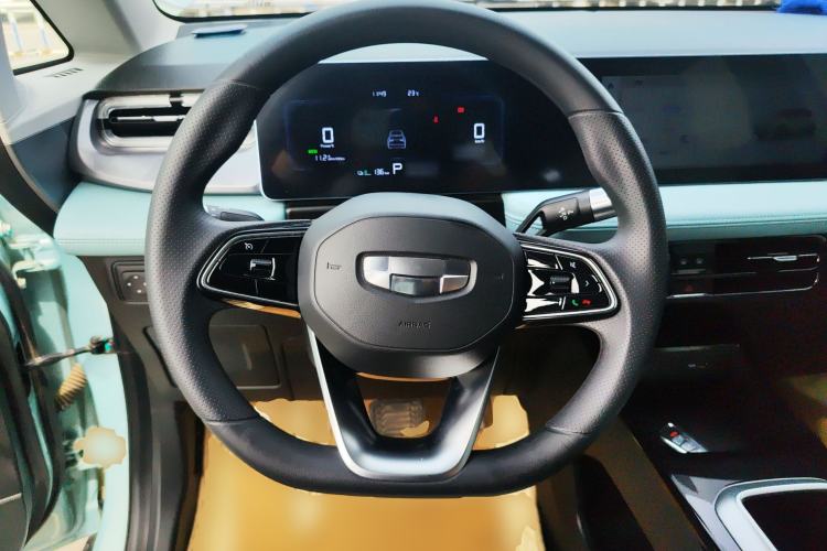 Used Geometry E Firefly 2024 301km Starlight Steering Wheel