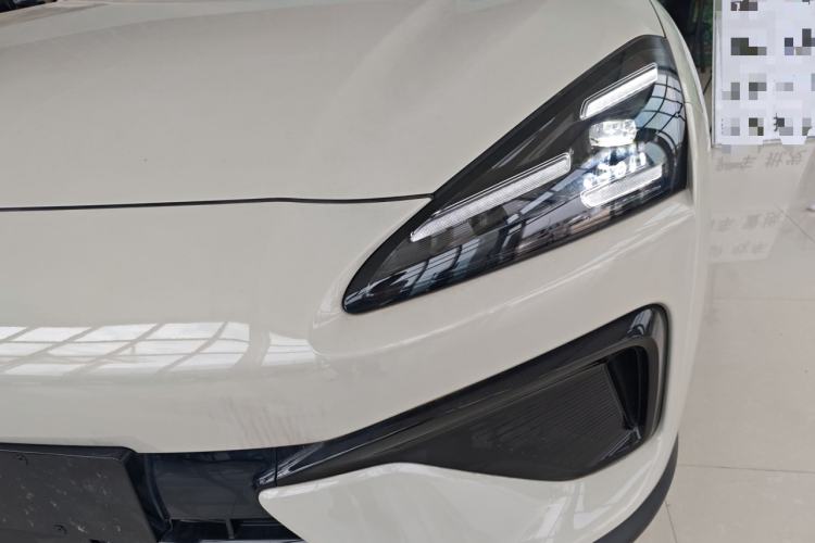 Used Baojun Yunhai 2024 140km Plug-in Hybrid Version Left Front Headlight