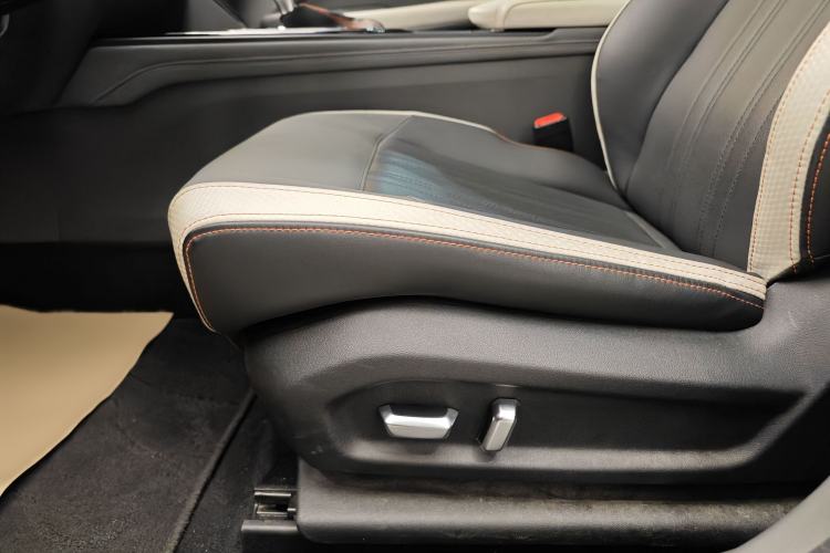 Used Baojun RC-6 2019 1.5T CVT 24-Hour Online Prestige Edition
