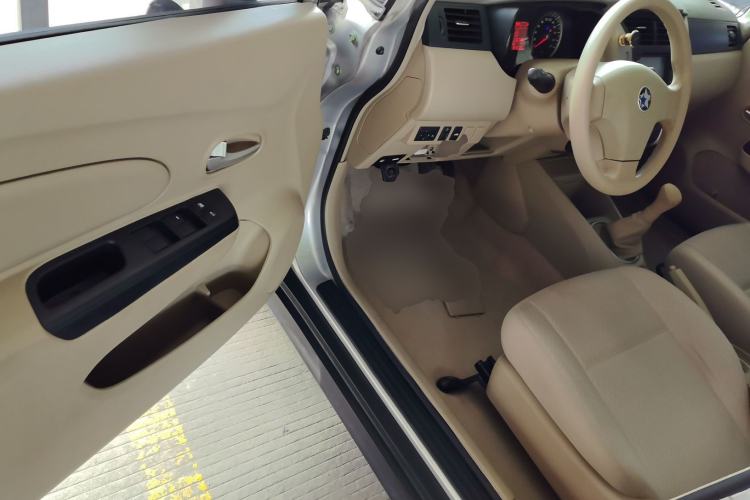 Used Venucia D50 2013 1.6L Manual Fashion Edition
