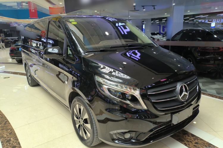 Used Mercedes-Benz Vito 2021 2.0T Business Version 7 Seats Front Right 45 Deg