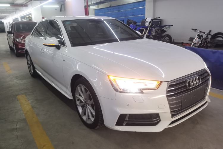 Used Audi A4L 2018 30th Anniversary Edition 40 TFSI Fashion Model Front Right 45 Deg