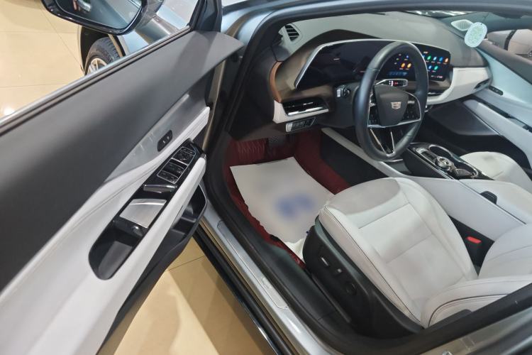 Used Cadillac GT4 2023 25T Prestige Version
