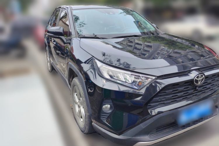 Used Toyota RAV4 2022 2.0L CVT Two-Wheel Drive Fashion Plus Edition Front Right 45 Deg