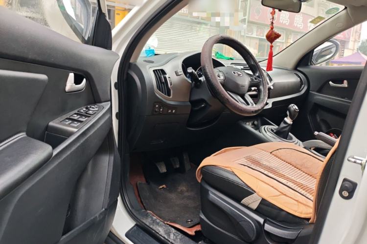 Used Kia Sportage R 2015 2.0L Manual Two-Wheel Drive GLS Trim
