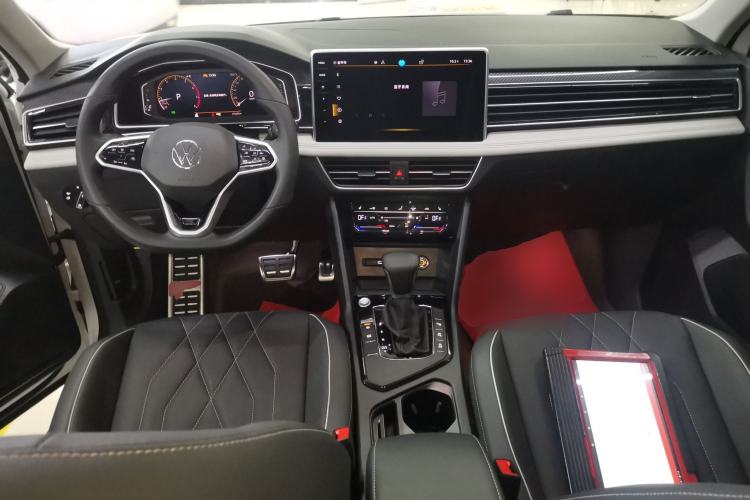 Used Volkswagen Tiguan L 2023 330TSI Automatic Two-Wheel Drive R-Line Enjoyment Edition
