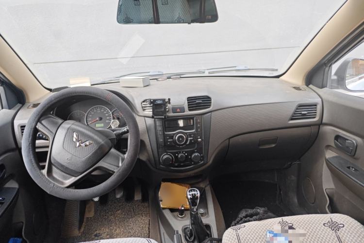 Used Wuling Hongguang 2015 1.5L S Basic Version China V Standard