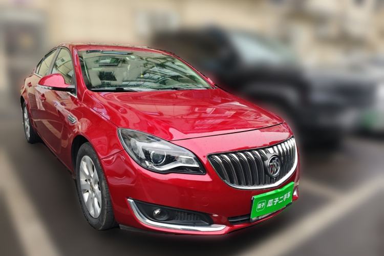 Used Buick Regal 2015 2.0L Leading Fashion Edition Front Right 45 Deg