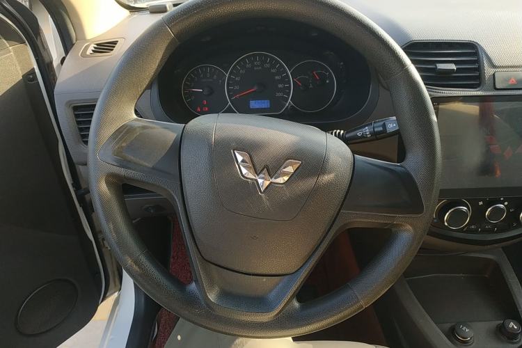 Used Wuling Hongguang 2014 1.5L S Standard Version

