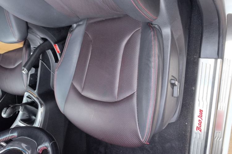 Used Baojun 560 2015 1.8L manual luxury version
