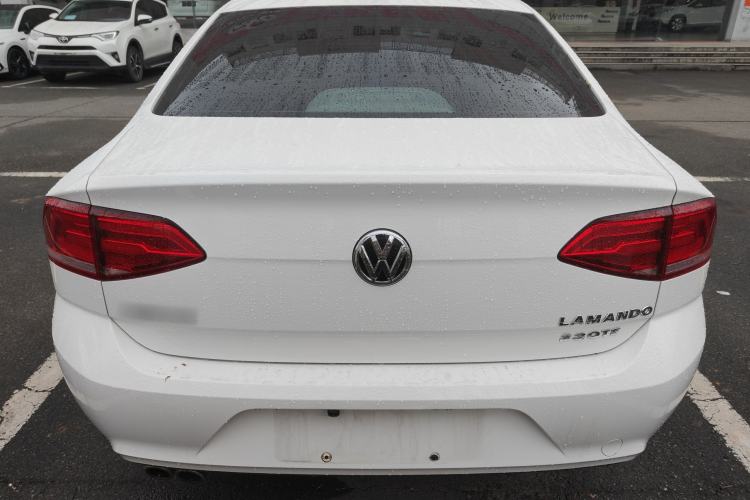 Used Volkswagen Lamando 2015 230TSI DSG Fashion Edition
