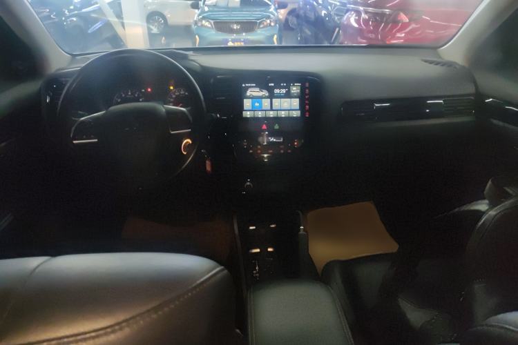 Used Mitsubishi Outlander 2021 Revised Version 2.0L Two-Wheel Drive Comfort Edition 5 Seats
