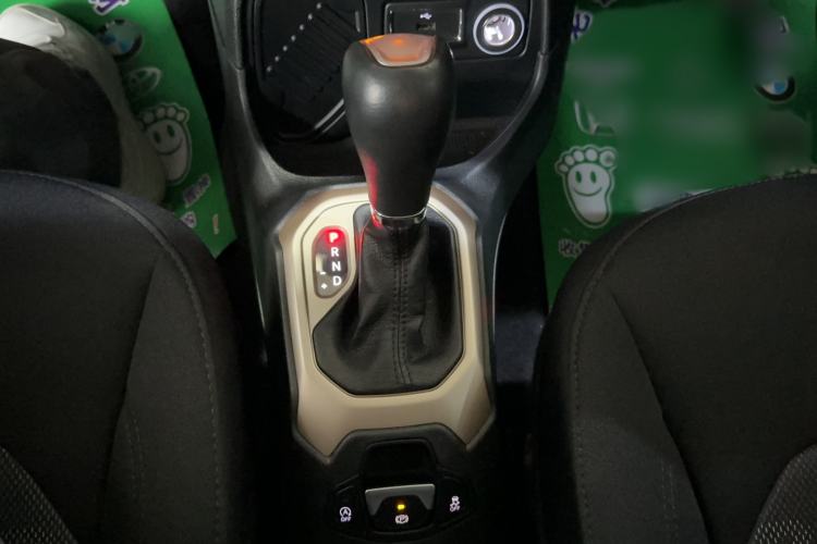 Used Jeep Renegade 2018 Connected Large Screen Version 180TS Automatic Kinetic Edition+ Gear Lever