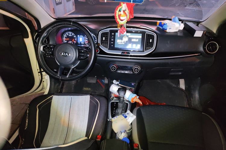 Used Kia kx1 Stonic 2019 1.4L Automatic Fun Edition China VI Center Console