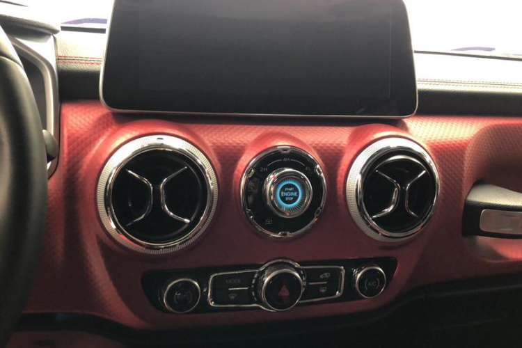 Used BAIC Off-Road BJ40 2020 2.0T Automatic Four-Wheel Drive Urban Hunter Edition Chivalrous Type Interior 3