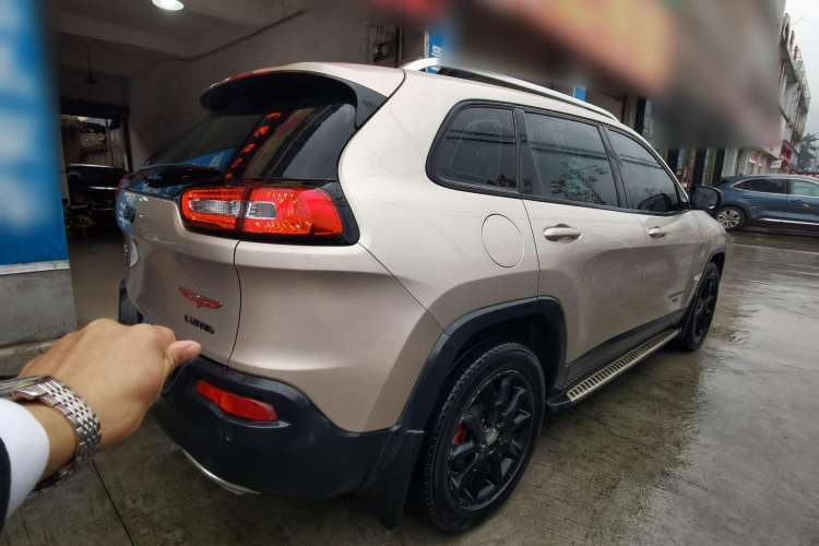 Used Jeep Cherokee 2016 2.4L Superior Edition
